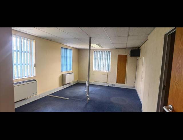 BUSINESS PROPERTY TO RENT IN ERASMUSKLOOF